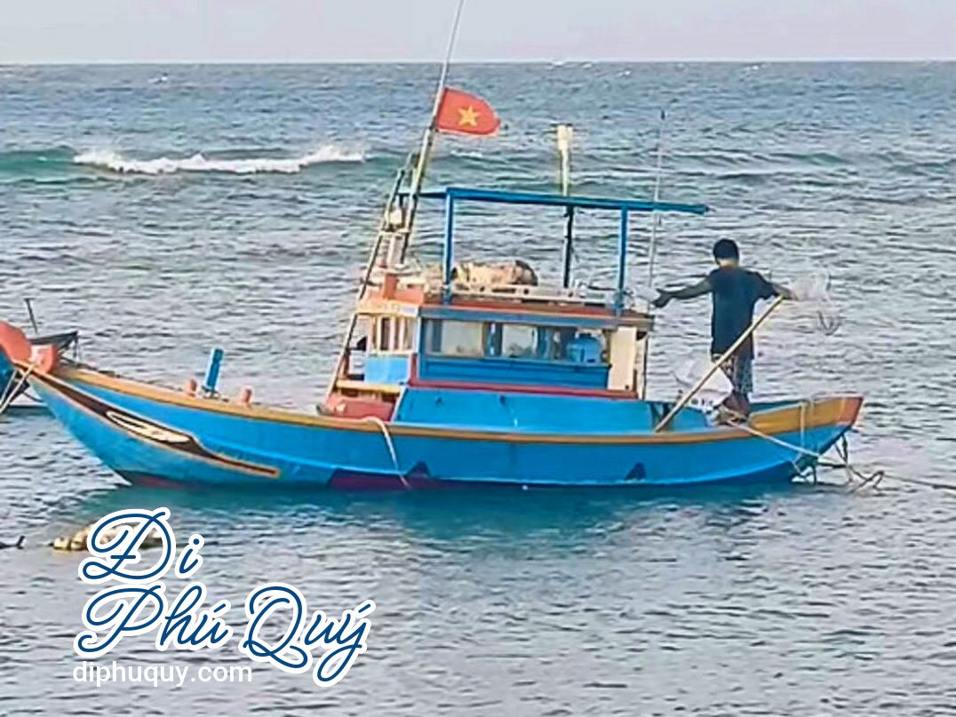 Chiều nghiêng vệt nắng xóm chài bình yên, Đi Phú Quý