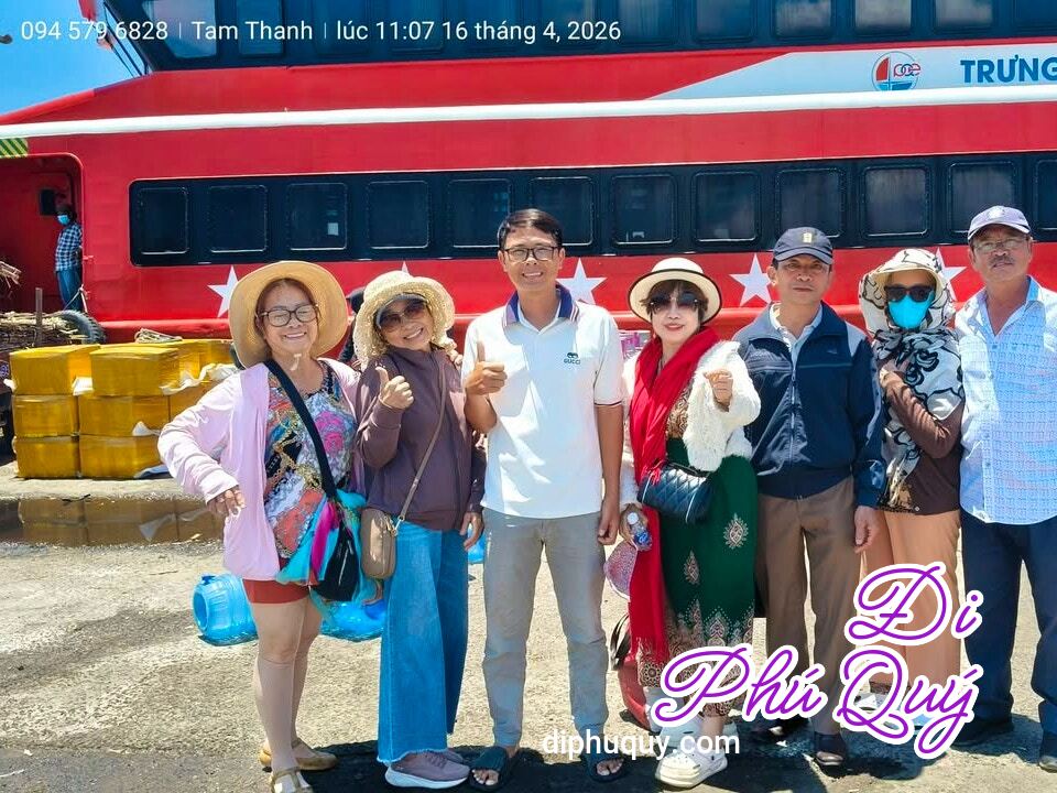 Chụp chung tấm ảnh kỷ niệm cùng các cô chú đến từ Bảo Lộc trước lúc chia tay về lại, Đi Phú Quý