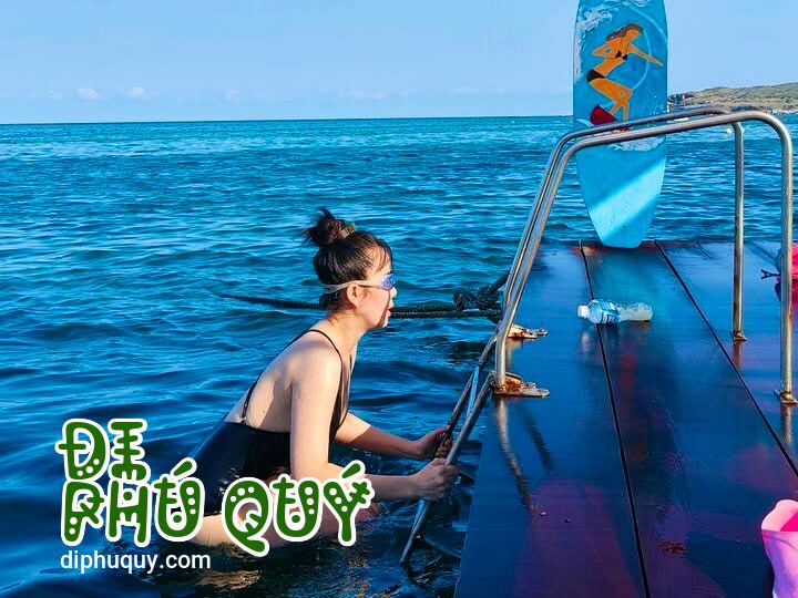 ĐỪNG ĐỂ THANH XUÂN CỦA BẠN CHỈ QUANH QUẨN TRONG 4 BỨC TƯỜNG, Đi Phú Quý