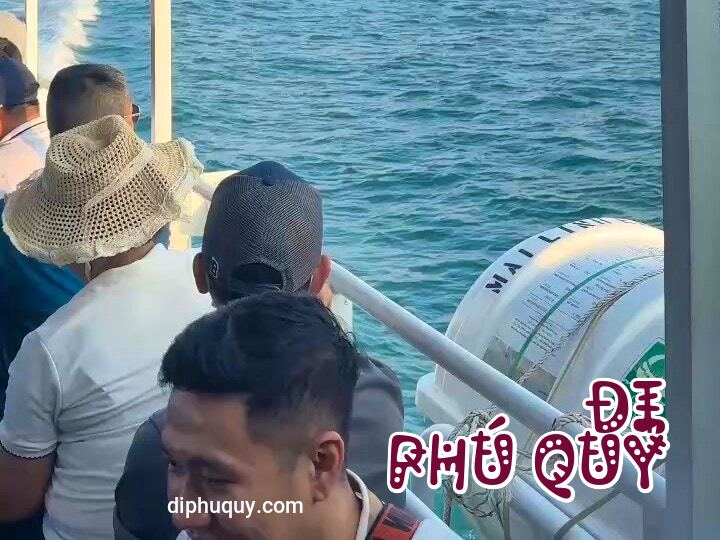 Ghi nhận trực tiếp trên tàu Phan Thiết  Phú Quý hôm nay, Đi Phú Quý