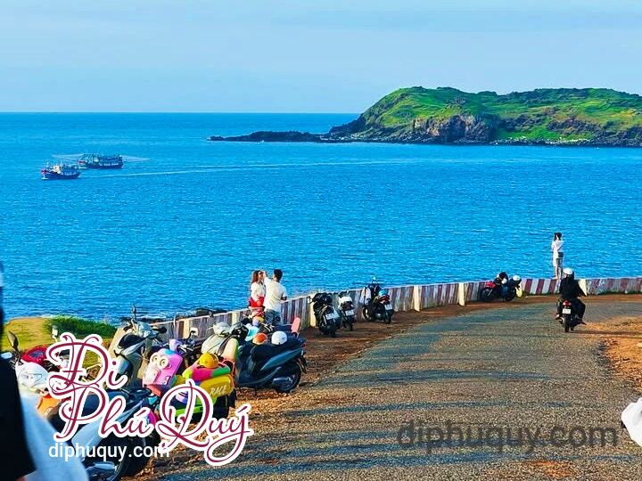 Trạm dừng chân của những kẻ mộng mơ, Đi Phú Quý